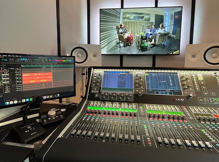 Hier sieht man das Aufnahmestudio von Steinhof, in dem der Podcast aufgenommen wurde.